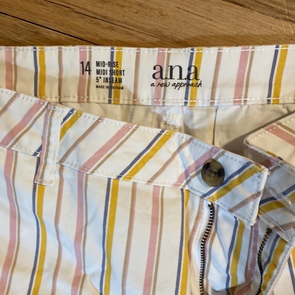 Ana a new approach size 14 cargo striped shorts - Picture 3 of 4